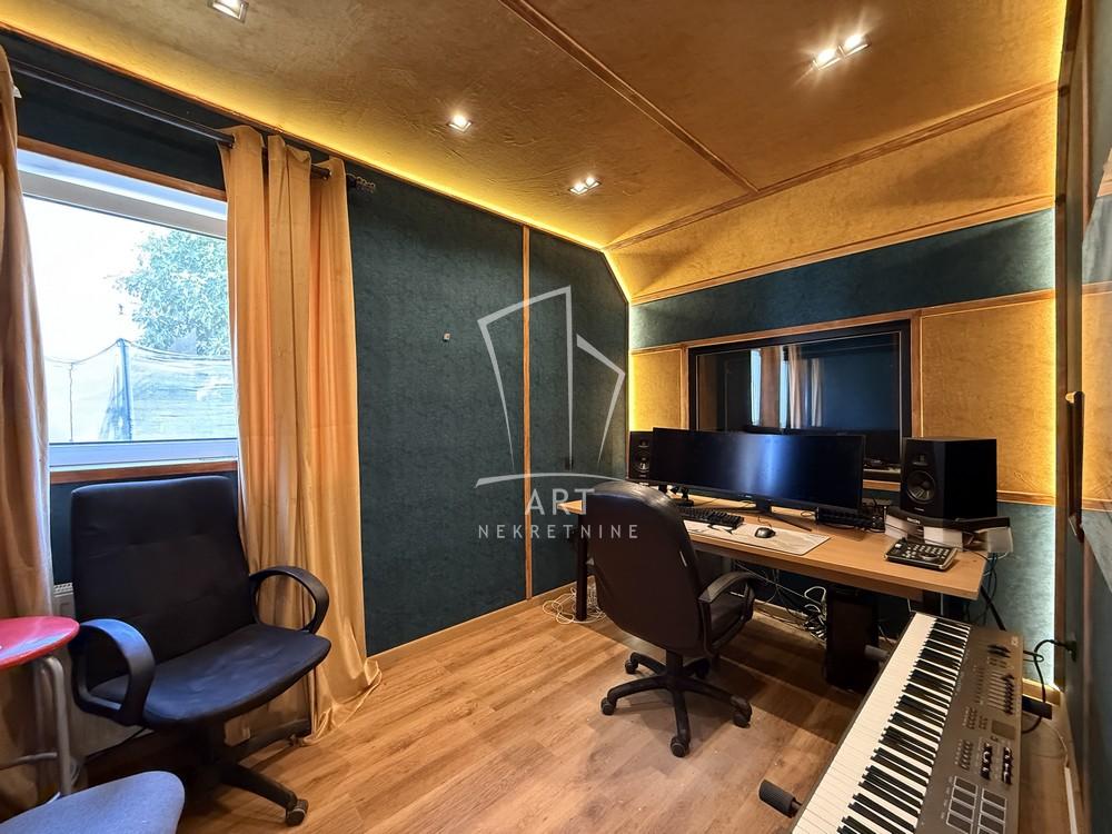 Slika 11 - Topola, Kuća na prodaju, 336m2, 365.000€