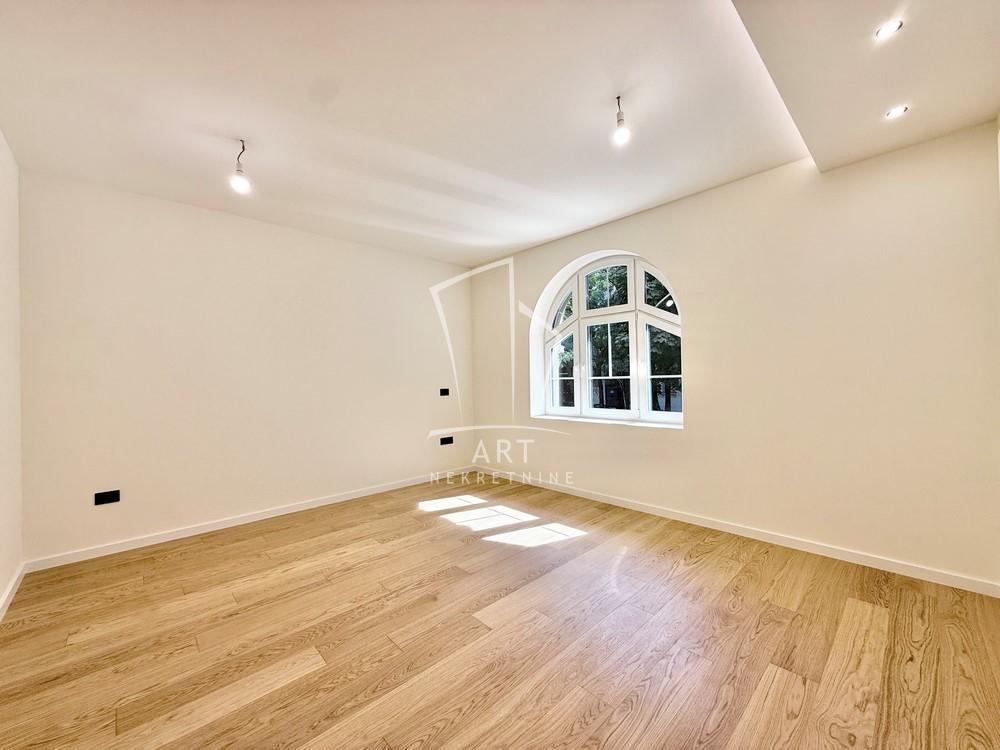 Slika 1 - Bulevar Despota Stefana, Trosoban stan na prodaju, 70m2, 349.000€