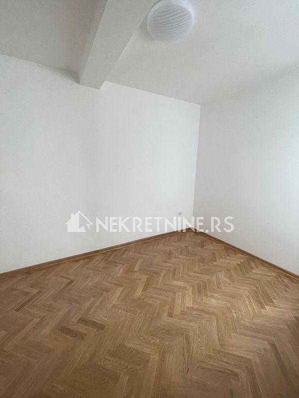 Slika 4 - Šumatovačka, Četvorosoban stan za izdavanje, 131m2, 1.600€