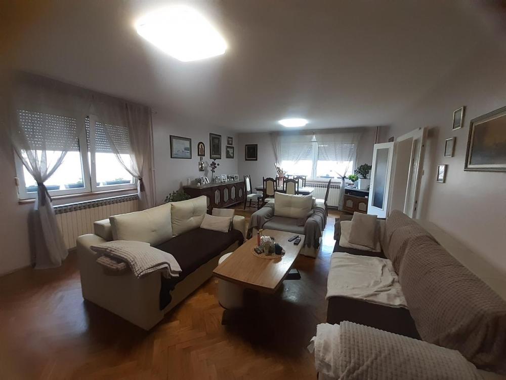 Slika 1 -  Kuća na prodaju, 230m2, 257.500€