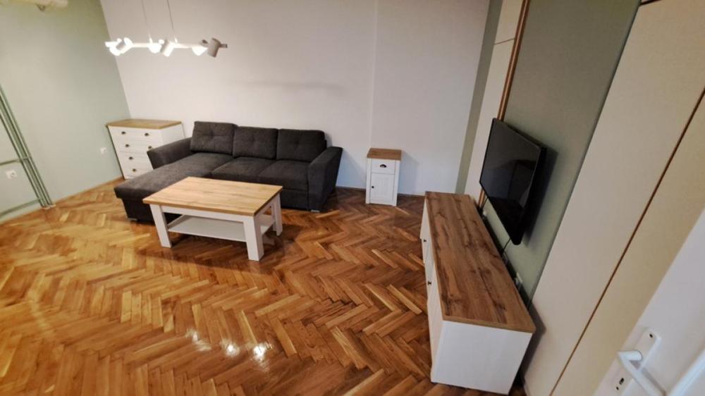 Glavna slika -Četvorosoban stan za izdavanje, 103m2, 900€