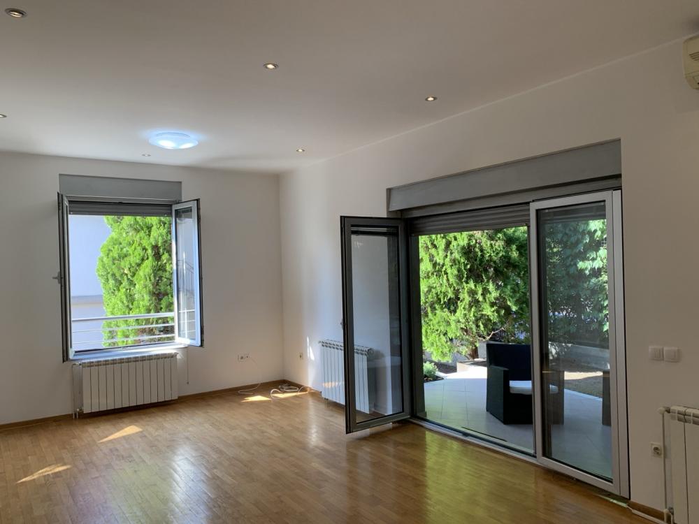 Slika 5 - Drinička, Kuća za izdavanje, 220m2, 2.800€