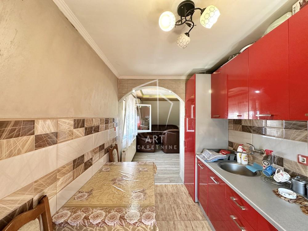 Slika 10 - Milenka Zablaćanskog,  Kuća na prodaju, 333m2, 229.000€