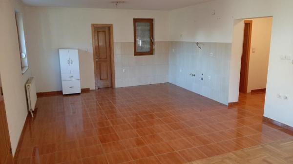 Slika 4 -  Kuća za izdavanje, 145m2, 500€