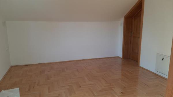 Slika 11 -  Kuća za izdavanje, 145m2, 500€