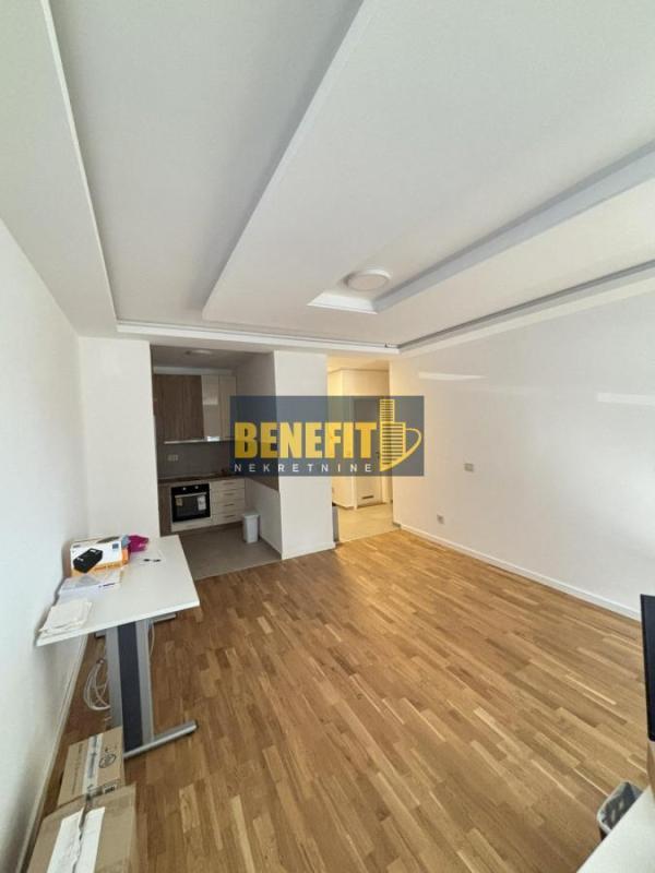 Glavna slika -Trosoban stan za izdavanje, 89m2, 900€