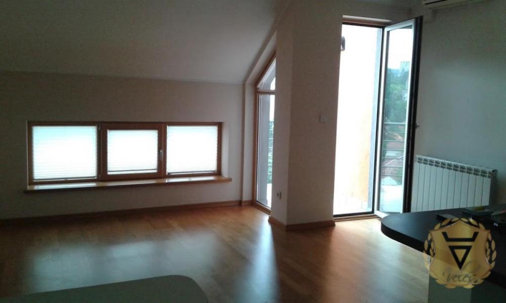 Slika 1 - Četvorosoban stan za izdavanje, 115m2, 1.000€