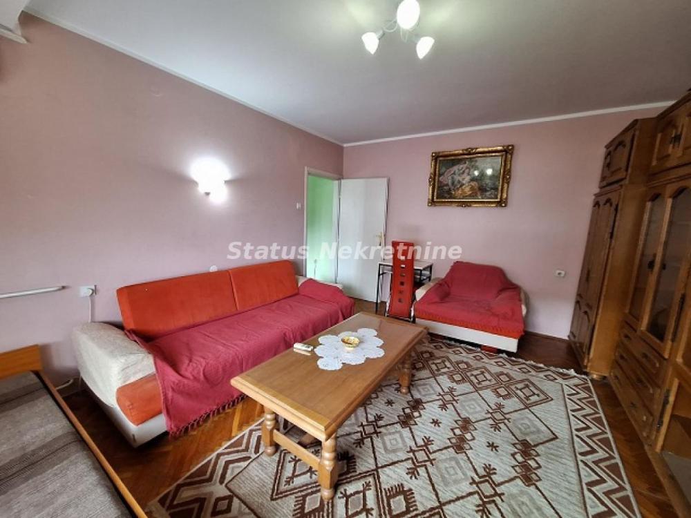 Glavna slika -Jednoiposoban stan za izdavanje, 42m2, 300€