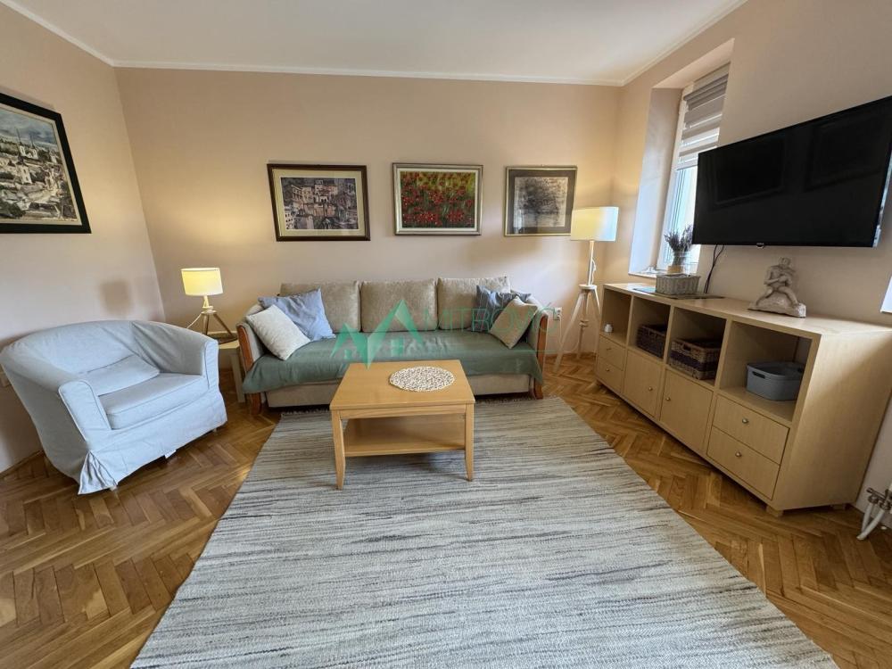 Glavna slika -Trosoban stan za izdavanje, 74m2, 700€