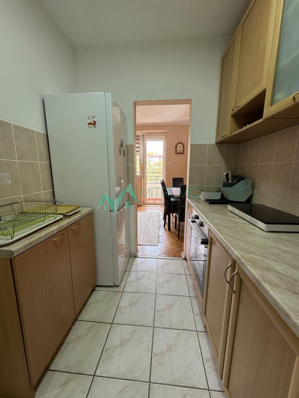 Slika 4 - Trosoban stan za izdavanje, 74m2, 700€