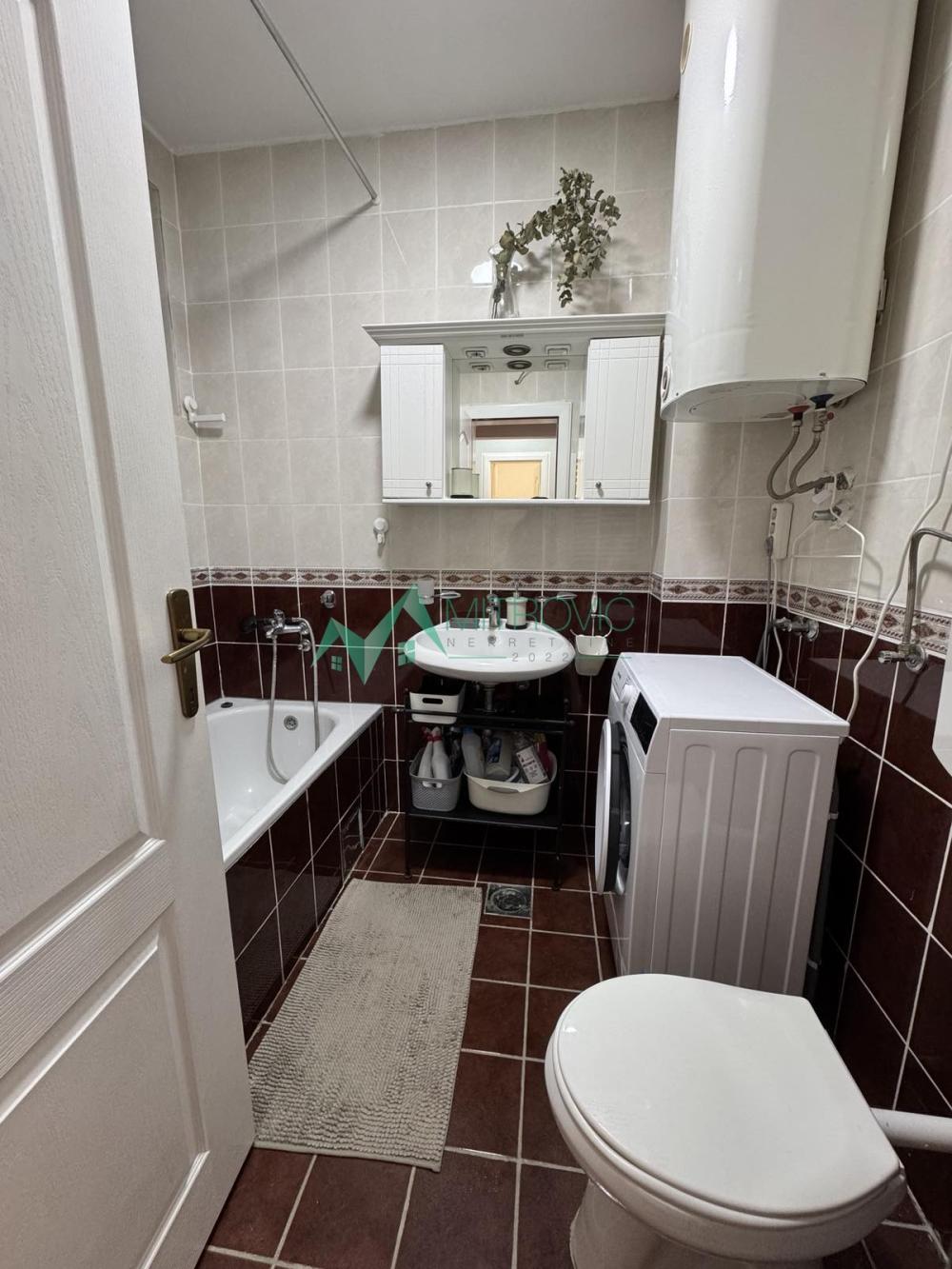 Slika 8 - Trosoban stan za izdavanje, 74m2, 700€