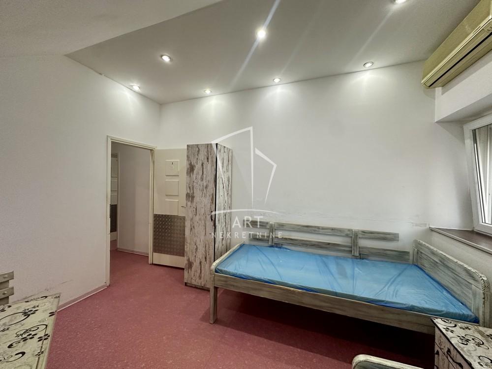 Slika 9 - Đevđelijska, Kuća za izdavanje, 198m2, 2.500€