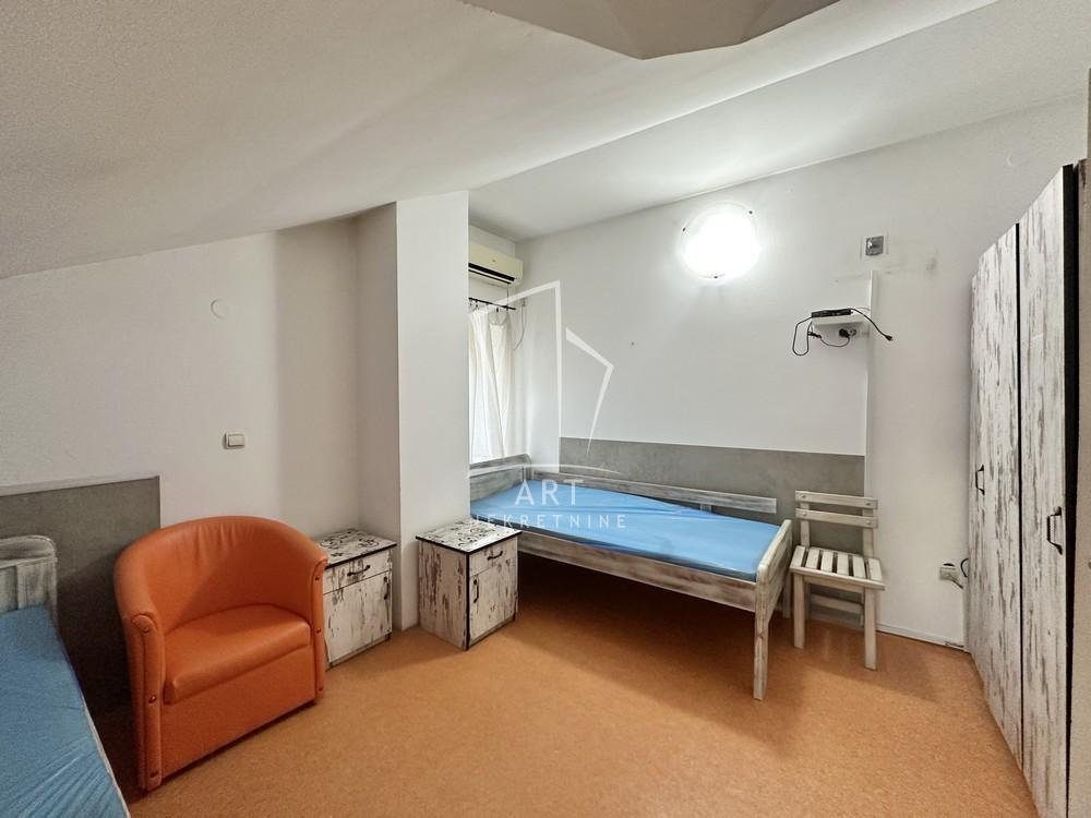 Slika 10 - Đevđelijska, Kuća za izdavanje, 198m2, 2.500€