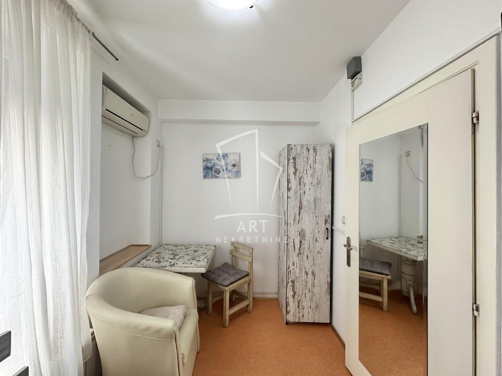 Slika 8 - Đevđelijska, Kuća za izdavanje, 198m2, 2.500€