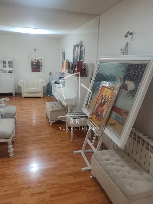 Slika 3 - Belimarkovićeva, Trosoban stan za izdavanje, 142m2, 1.800€