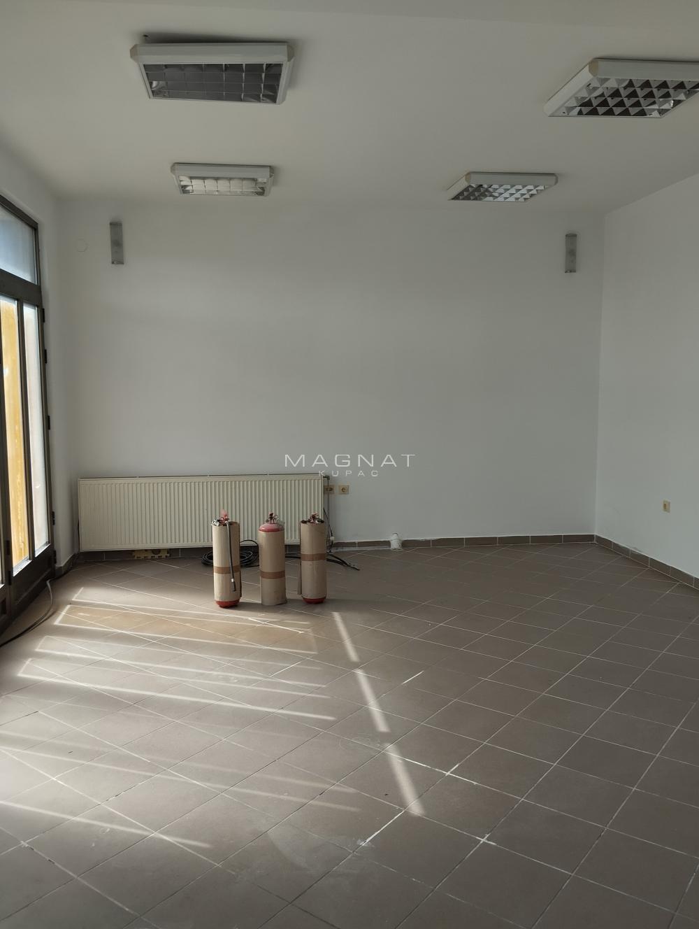 Slika 1 - Rasinska,  Lokal za izdavanje, 102m2, 900€