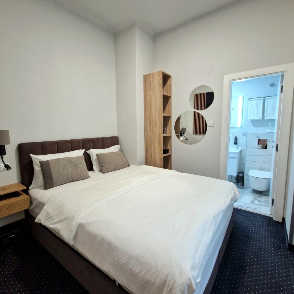 Slika 6 - Knez Mihailova, Šestoiposoban stan na prodaju, 205m2, 1.390.000€