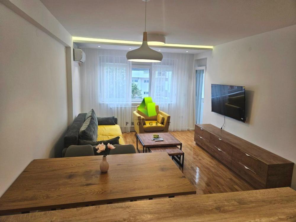 Glavna slika -Trosoban stan za izdavanje, 73m2, 600€