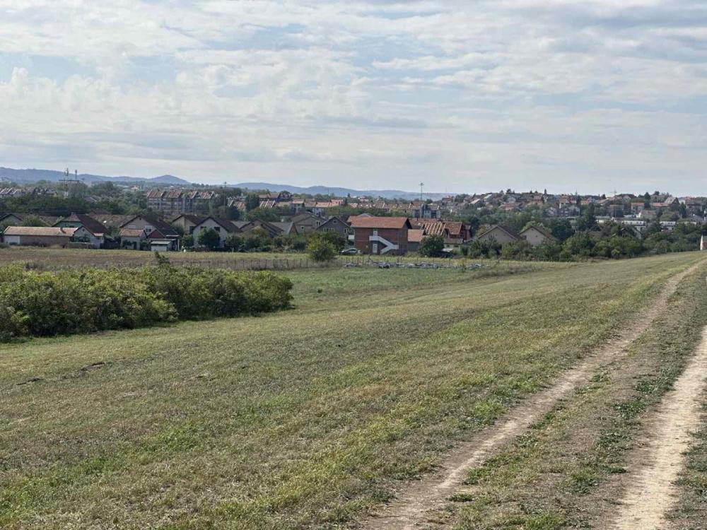 Slika 3 -  Plac na prodaju, Petrovaradin, Sadovi, 2.250.000€