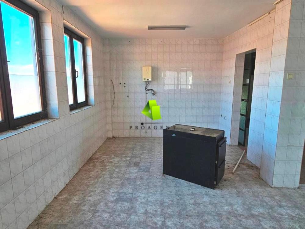 Slika 2 -  Lokal za izdavanje, 200m2, 750€