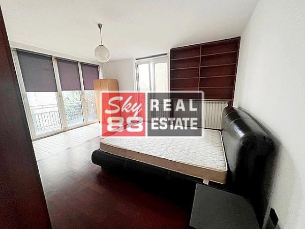 Slika 2 - Četvorosoban stan za izdavanje, 210m2, 1.450€