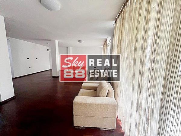 Slika 1 - Četvorosoban stan za izdavanje, 210m2, 1.450€