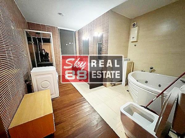 Slika 4 - Četvorosoban stan za izdavanje, 210m2, 1.450€
