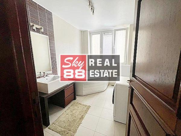 Slika 4 - Četvorosoban stan za izdavanje, 210m2, 1.500€