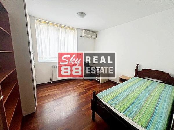Slika 2 - Četvorosoban stan za izdavanje, 210m2, 1.500€