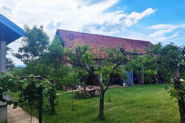 Slika 1 - Srednjokrajska,  Kuća na prodaju, 251m2, 162.000€