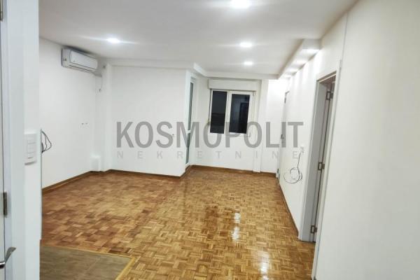 Slika 1 - 20. oktobra, Trosoban stan na prodaju, 65m2, 67.000€