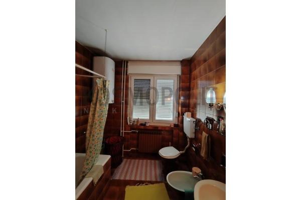 Slika 4 - Bratstva i jedinstva,  Kuća na prodaju, 399m2, 250.000€