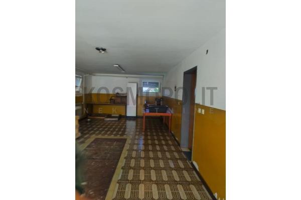 Slika 11 - Bratstva i jedinstva,  Kuća na prodaju, 399m2, 250.000€