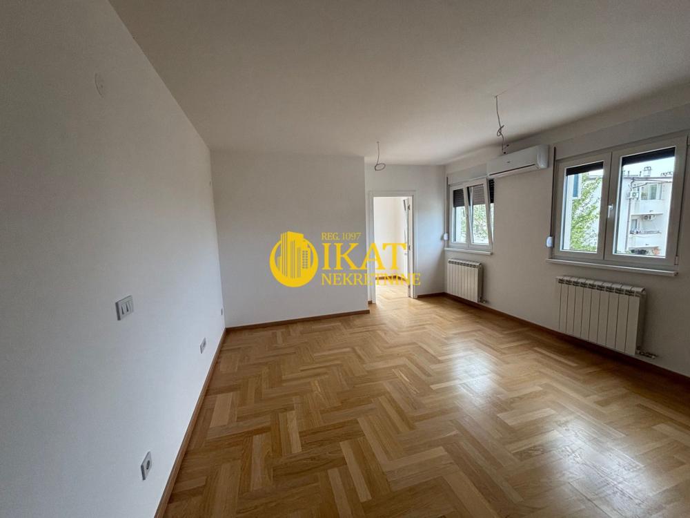 Slika 1 - Koste Nađa, Dvoiposoban stan na prodaju, 70m2, 133.000€