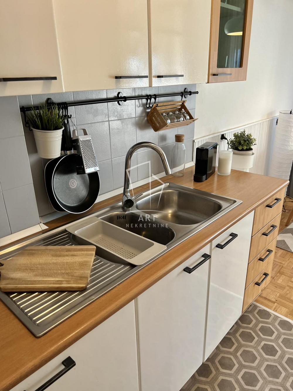 Slika 3 - Milentija Popovića, Trosoban stan za izdavanje, 66m2, 850€