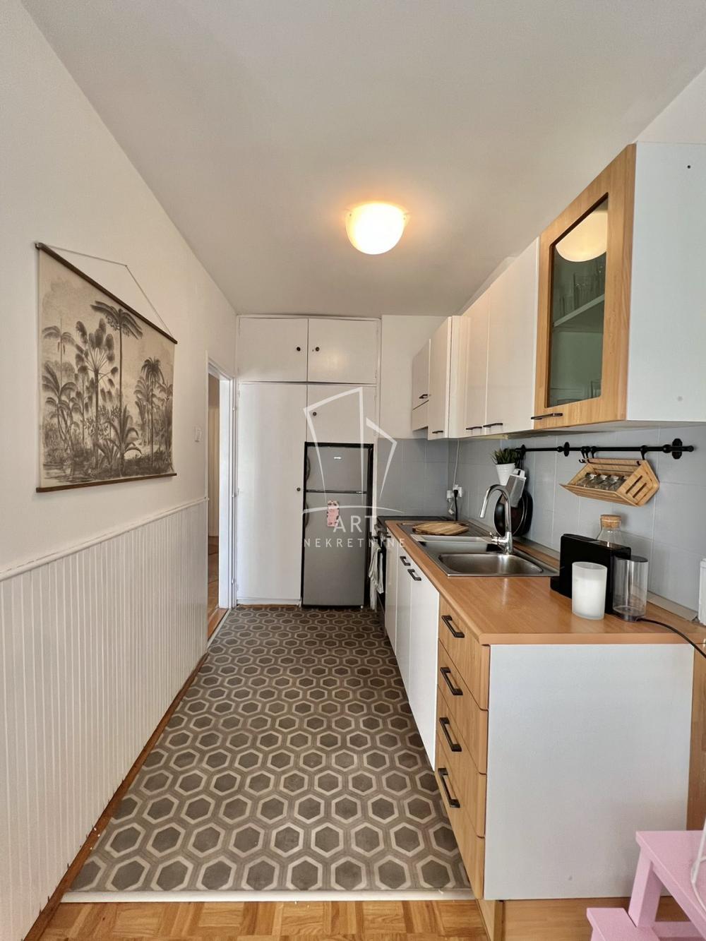 Slika 4 - Milentija Popovića, Trosoban stan za izdavanje, 66m2, 850€