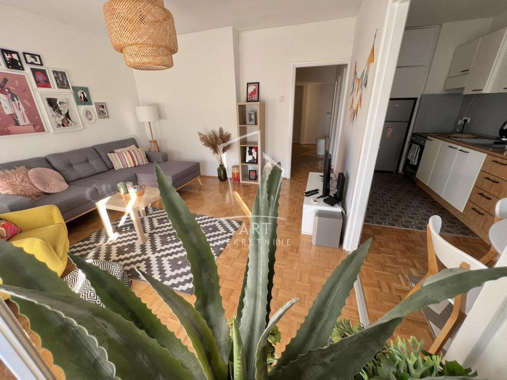 Glavna slika -Milentija Popovića, Trosoban stan za izdavanje, 66m2, 850€