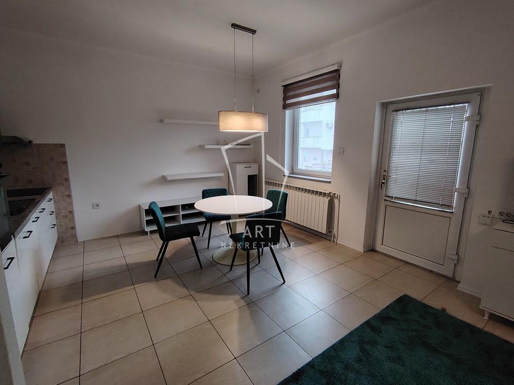 Slika 2 - Vitanovačka, Trosoban stan za izdavanje, 84m2, 800€