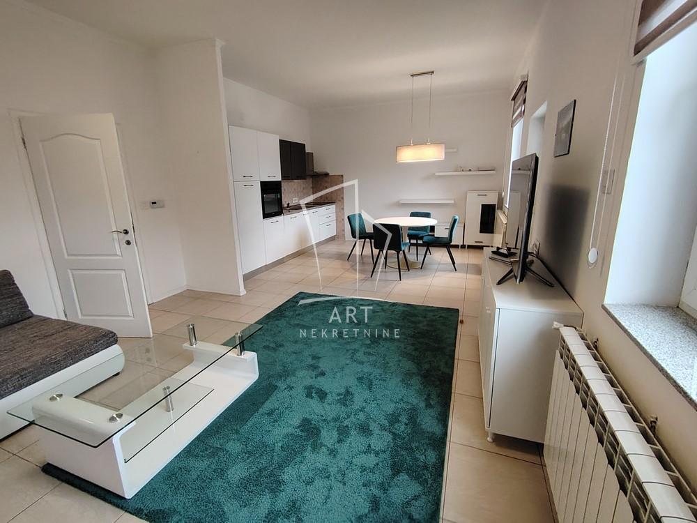 Slika 1 - Vitanovačka, Trosoban stan za izdavanje, 84m2, 800€