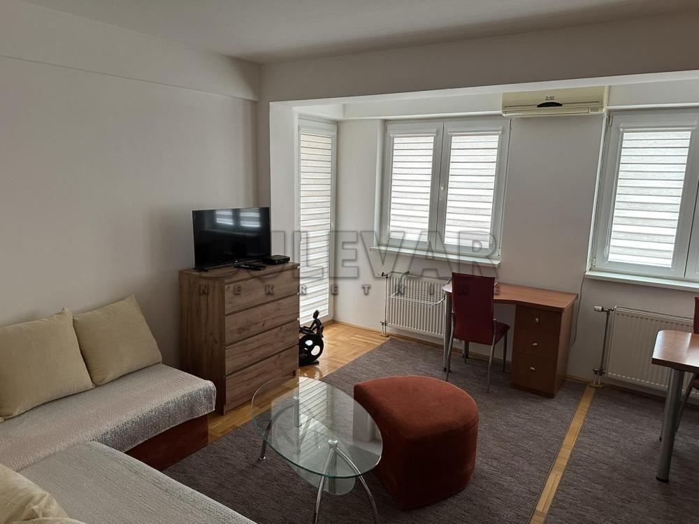 Slika 1 - Jovana Skerlića,  Stan za izdavanje, 30m2, 270€