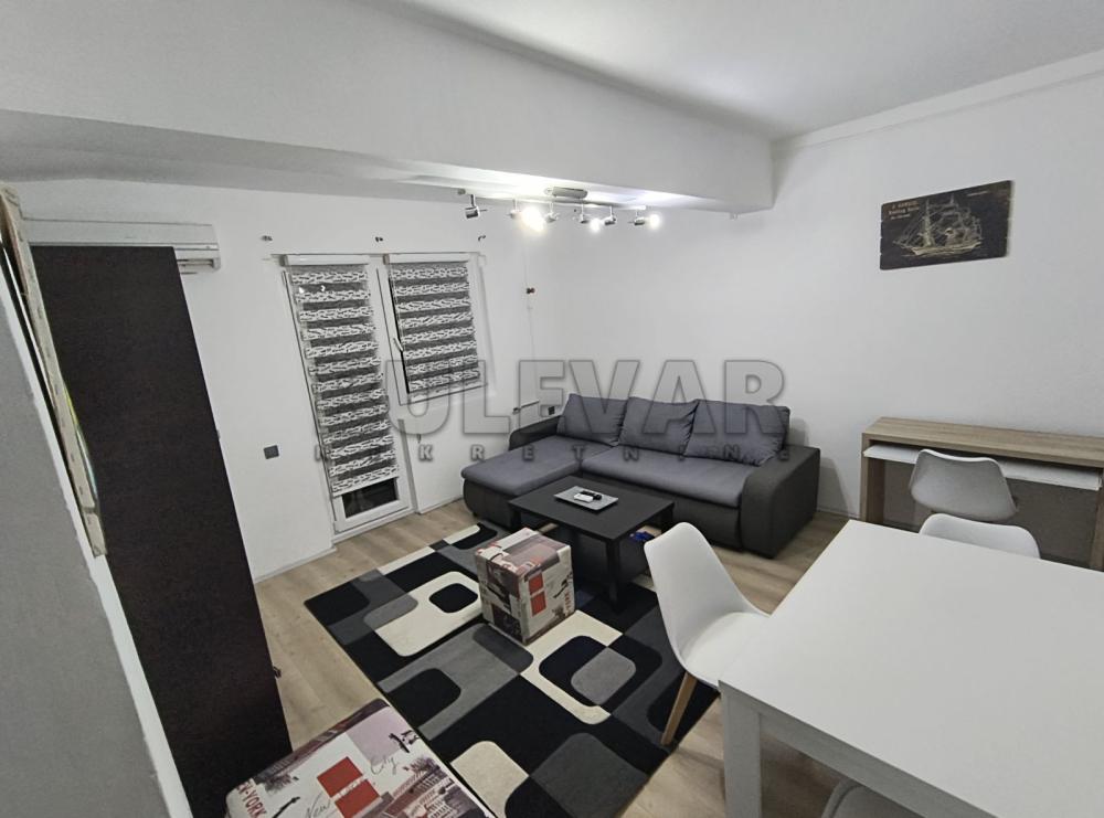 Slika 1 - Cara Dušana, Dvosoban stan za izdavanje, 45m2, 400€