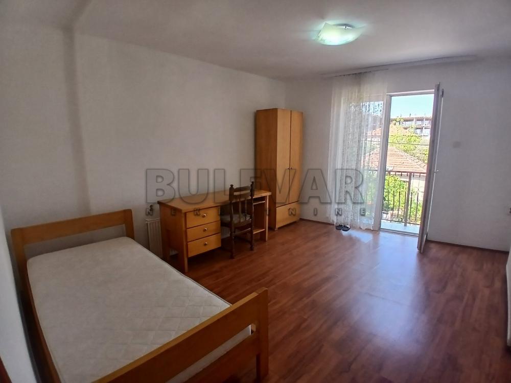 Slika 2 - Cetinjska, Dvosoban stan za izdavanje, 68m2, 400€