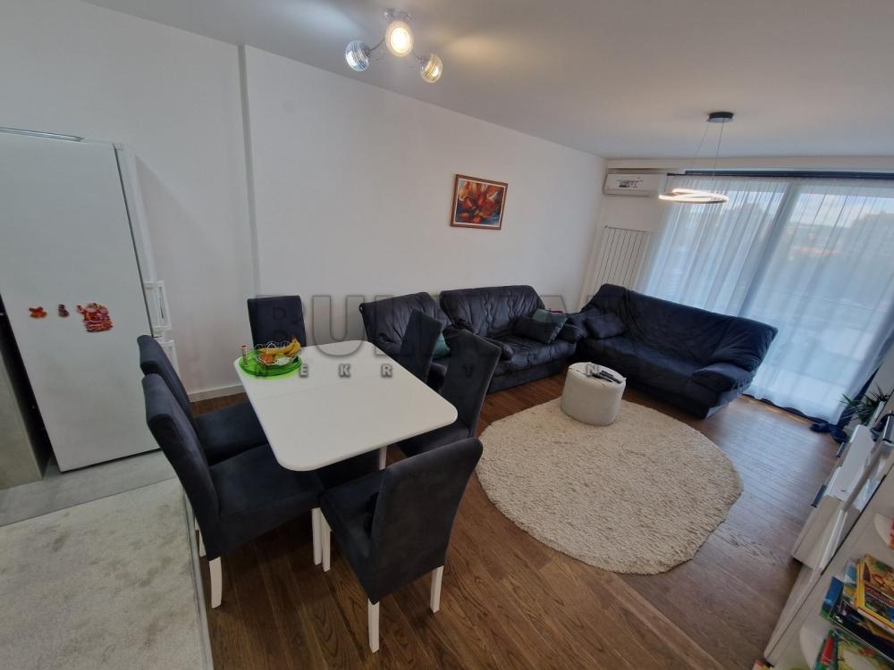 Slika 1 - Blagoja Parovića, Trosoban stan za izdavanje, 81m2, 750€