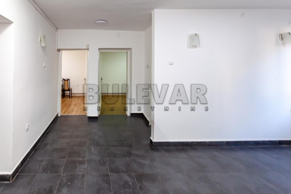 Slika 1 - Jovana Ristića, Trosoban stan na prodaju, 73m2, 143.000€