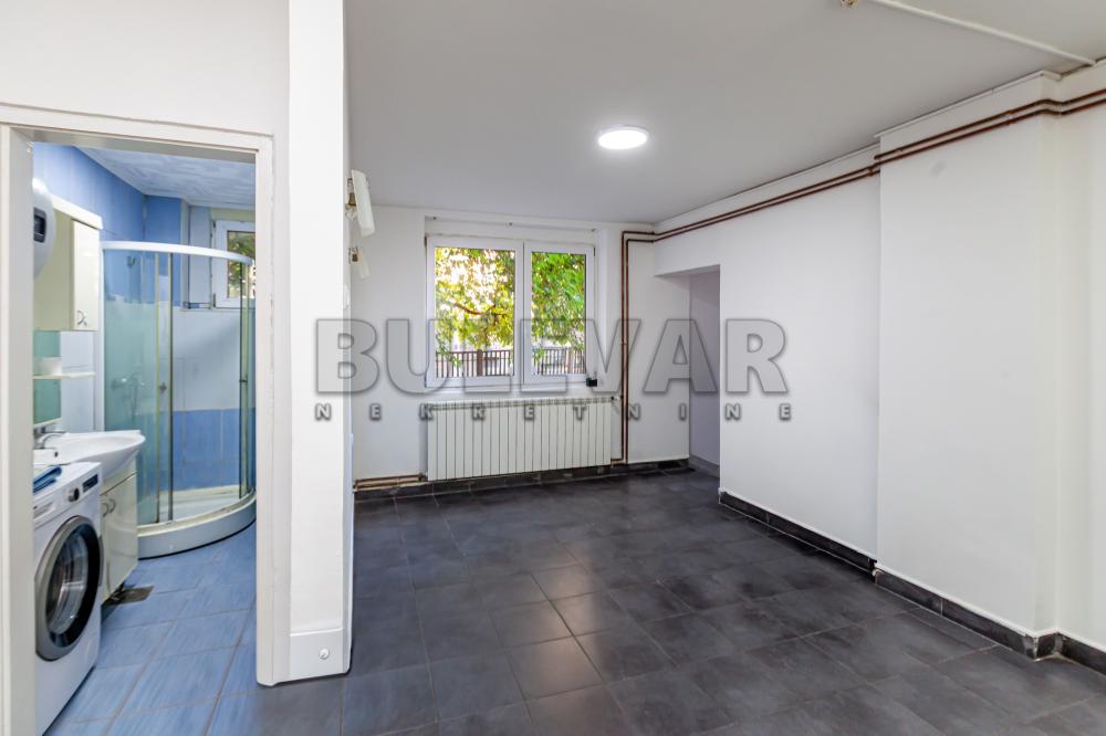 Slika 2 - Jovana Ristića, Trosoban stan na prodaju, 73m2, 143.000€