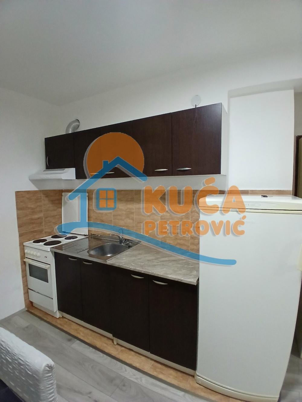 Slika 1 - Mokranjčeva, Četvorosoban stan za izdavanje, 43m2, 240€