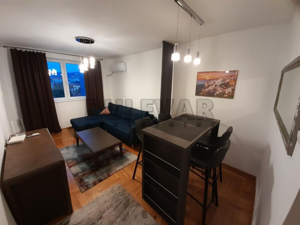 Glavna slika -Cara Dušana, Jednoiposoban stan za izdavanje, 42m2, 400€