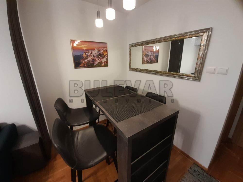 Slika 1 - Cara Dušana, Jednoiposoban stan za izdavanje, 42m2, 400€