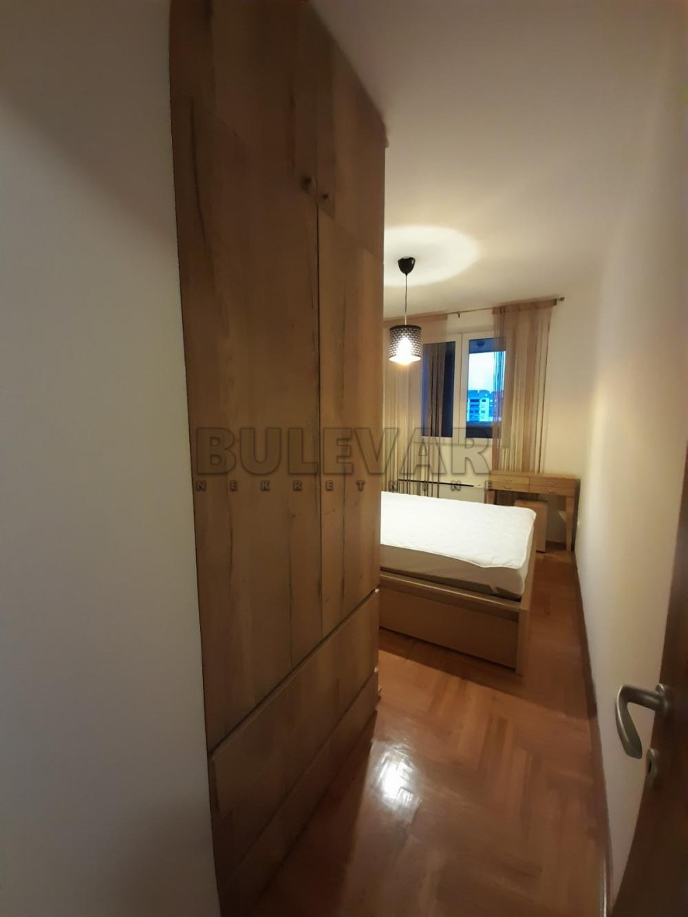 Slika 10 - Cara Dušana, Jednoiposoban stan za izdavanje, 42m2, 400€