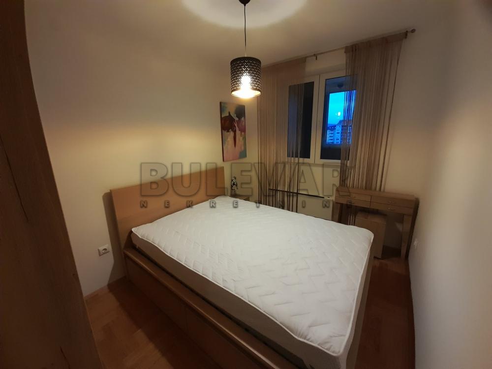 Slika 11 - Cara Dušana, Jednoiposoban stan za izdavanje, 42m2, 400€